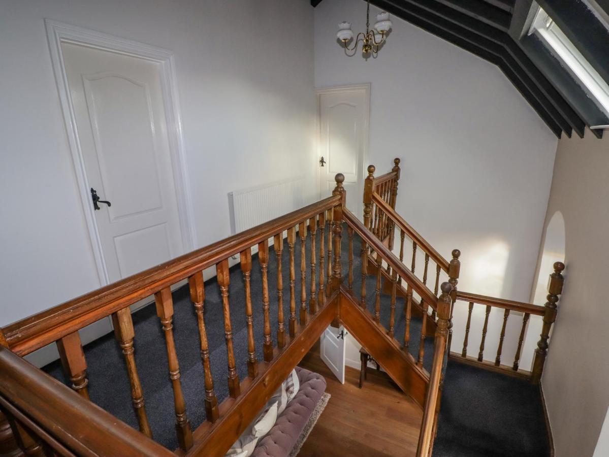 The Chapel Villa Мърдър Титфил Екстериор снимка